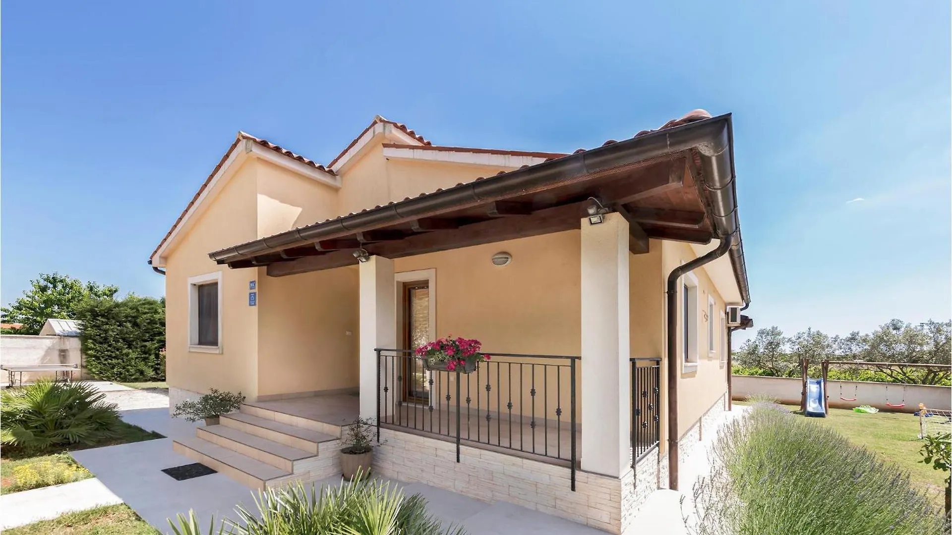3 Bedroom Nice Home In Liznjan