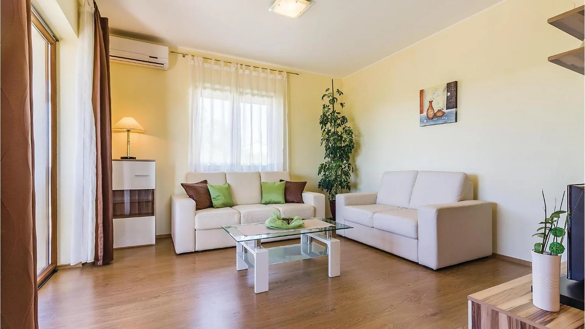 3 Bedroom Nice Home In Liznjan