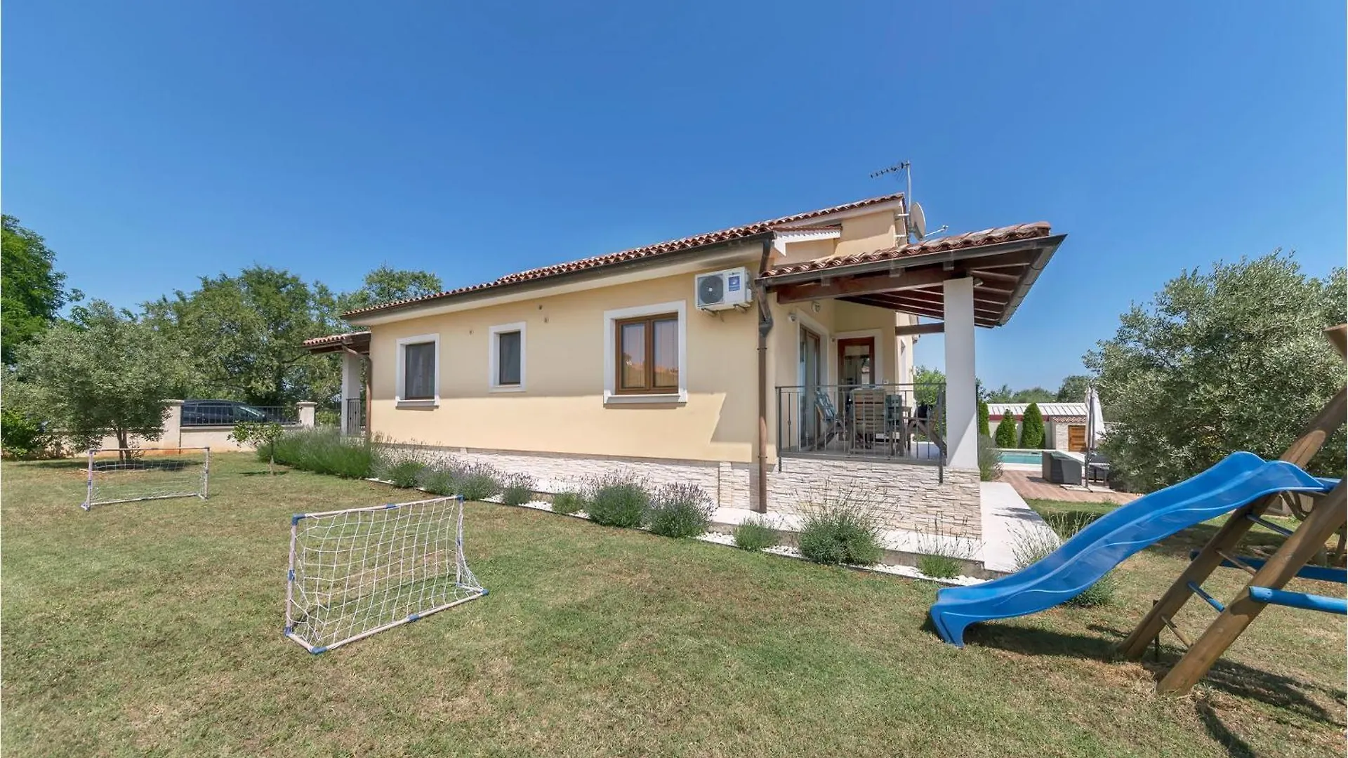 Holiday home 3 Bedroom Nice Home In Liznjan
