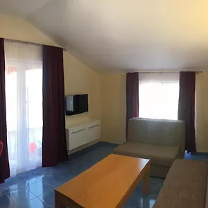 Livadic & Restaurant Отель
